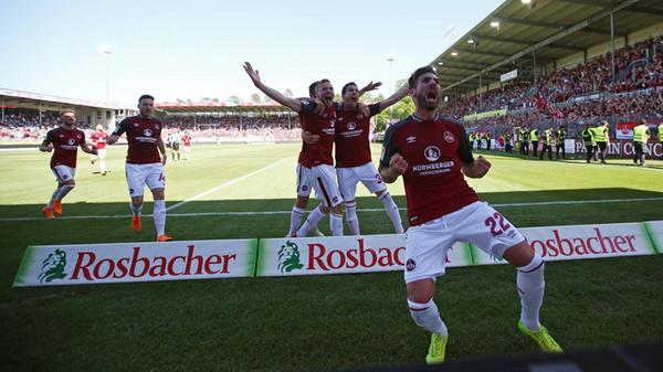 Nach dem 33. Spieltag kann der FCN durch einen 2:0-Auswärtssieg beim SV Sandhausen nicht mehr von den direkten Aufstiegsrängen verdrängt werden!