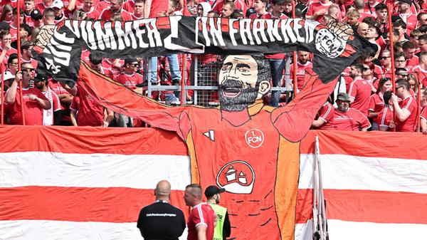 Der gebürtige Nürnberger hat sich in seiner Zeit beim Club zur absoluten Identifikationsfigur entwickelt. Valentini ist zum 125. Geburtstag des 1. FC Nürnberg Teil der größten Choreo, die das Max-Morlock-Stadion bis dato gesehen hat. „Es war unglaublich, ein Teil davon gewesen zu sein“, sagt Valentini im Anschluss mit Blick auf den Geburtstag.