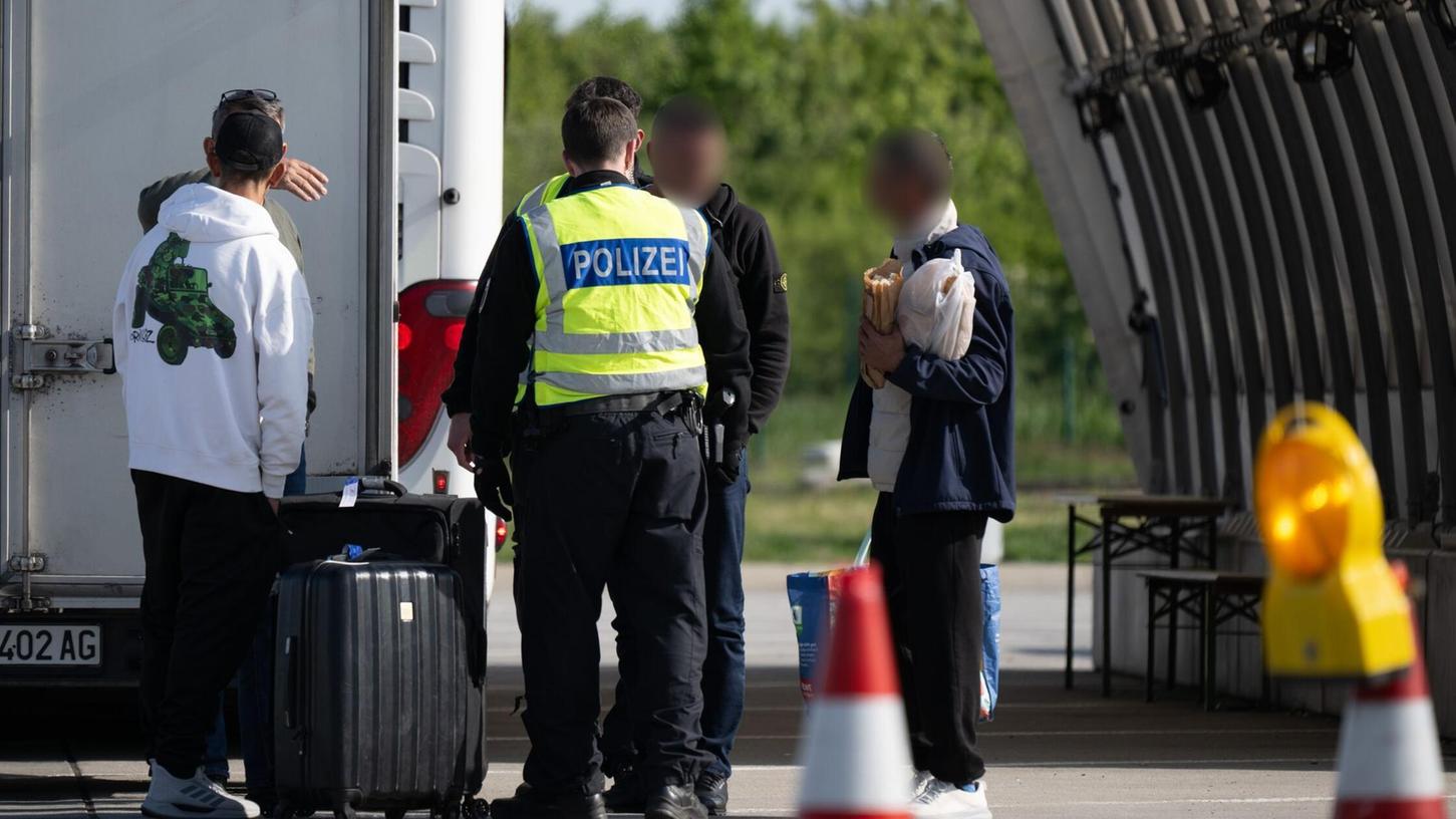 In den Ländern laufen teils verstärkte Kontrollen an. In den Ländern laufen teils verstärkte Kontrollen an.
