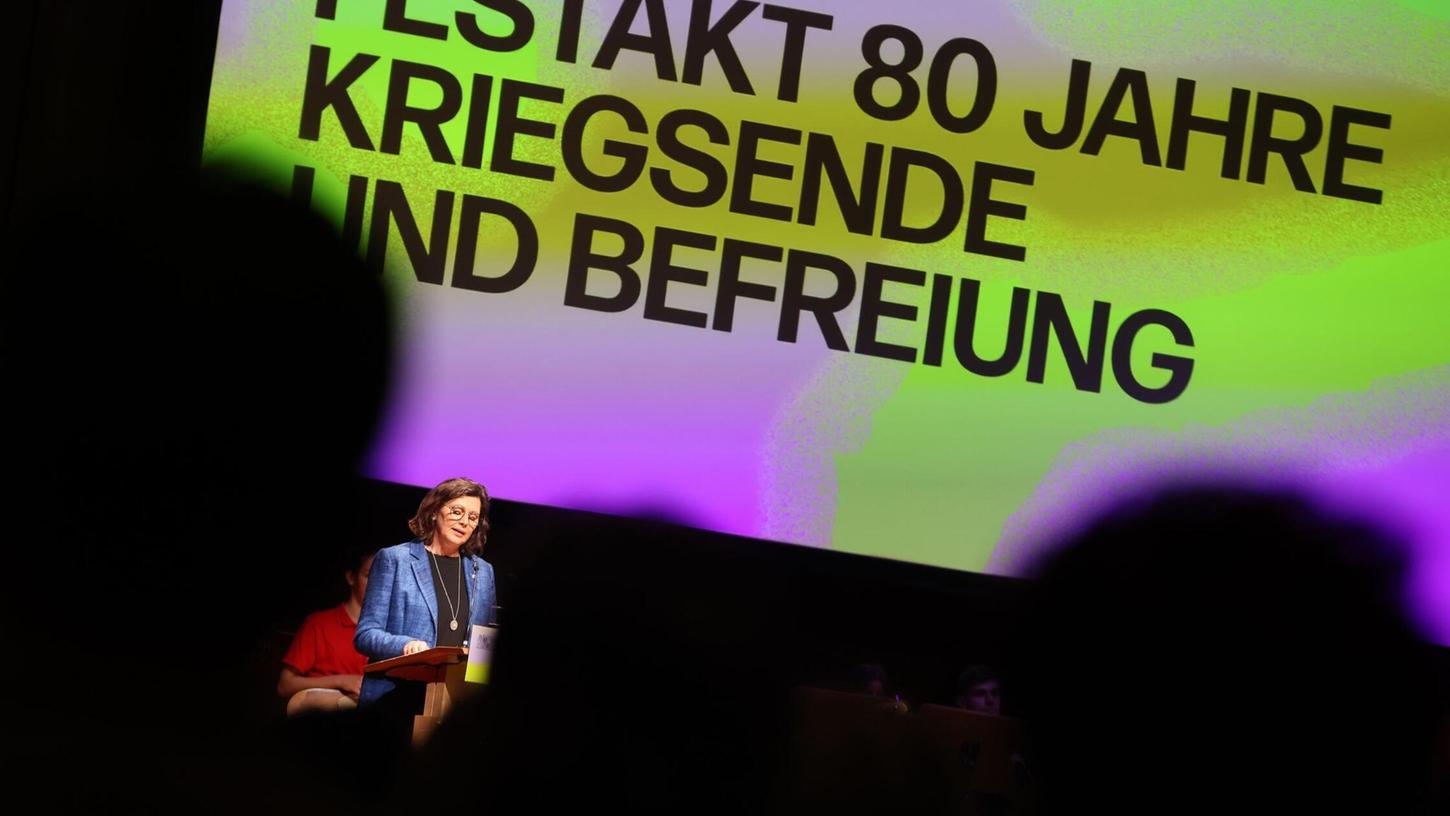 Bayerns Landtagspräsidentin Ilse Aigner (CSU) hat beim bayerischen Festakt zum 80. Jahrestag des Kriegsendes vor Bedrohungen für die Demokratie gewarnt. Bayerns Landtagspräsidentin Ilse Aigner (CSU) hat beim bayerischen Festakt zum 80. Jahrestag des Kriegsendes vor Bedrohungen für die Demokratie gewarnt.
