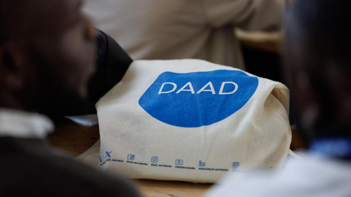 Der DAAD rechnet damit, dass das Interesse am Forschungsstandort Deutschland steigt (Symbolbild). Der DAAD rechnet damit, dass das Interesse am Forschungsstandort Deutschland steigt (Symbolbild).