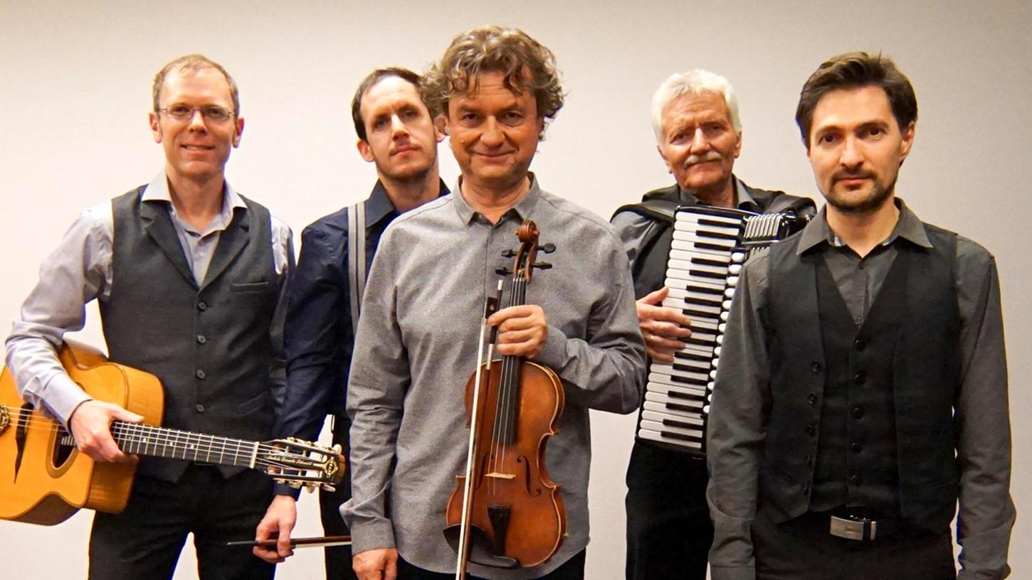 Zum Auftakt der Schlossgartenkonzerte gibt sich Radio Europa mit „Together in Musik“ die Ehre. Zum Auftakt der Schlossgartenkonzerte gibt sich Radio Europa mit „Together in Musik“ die Ehre.