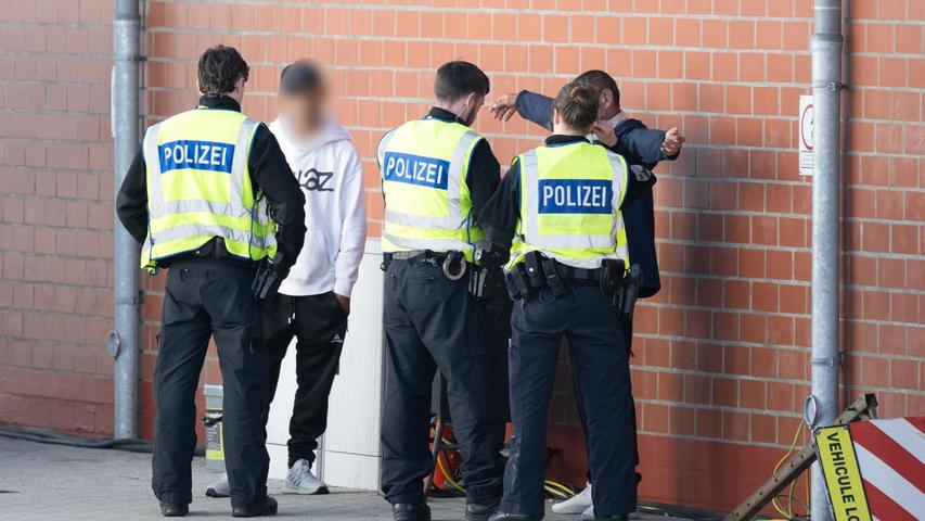 Auch an den sächsischen Außengrenzen sind laut Bundespolizei nun zusätzliche Beamte im Einsatz. Auch an den sächsischen Außengrenzen sind laut Bundespolizei nun zusätzliche Beamte im Einsatz.