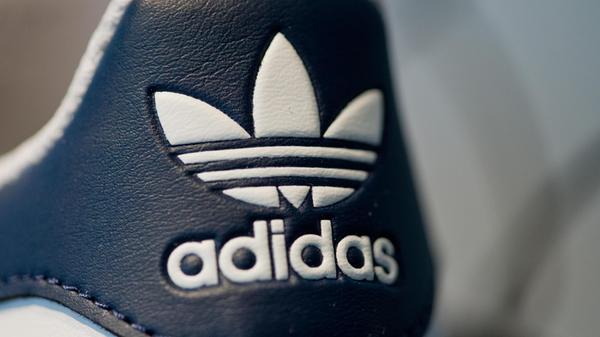 ARCHIV - 03.03.2016, Bayern, Herzogenaurach: Das L