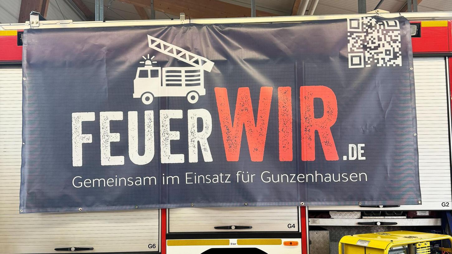 Im Rahmen der Kampagne „FeuerWIR“ in Gunzenhausen wurde ein Zwischenziel erreicht. Deshalb lösen nun Bürgermeister Karl-Heinz Fitz und die Feuerwehr Gunzenhausen ihren Wetteinsatz ein. Im Rahmen der Kampagne „FeuerWIR“ in Gunzenhausen wurde ein Zwischenziel erreicht. Deshalb lösen nun Bürgermeister Karl-Heinz Fitz und die Feuerwehr Gunzenhausen ihren Wetteinsatz ein.