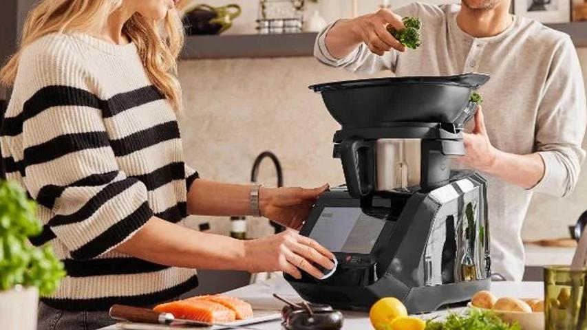Trotz ihres vergleichsweise günstigen Preises bietet die Küchenmaschine einen enormen Funktionsumfang. Trotz ihres vergleichsweise günstigen Preises bietet die Küchenmaschine einen enormen Funktionsumfang.