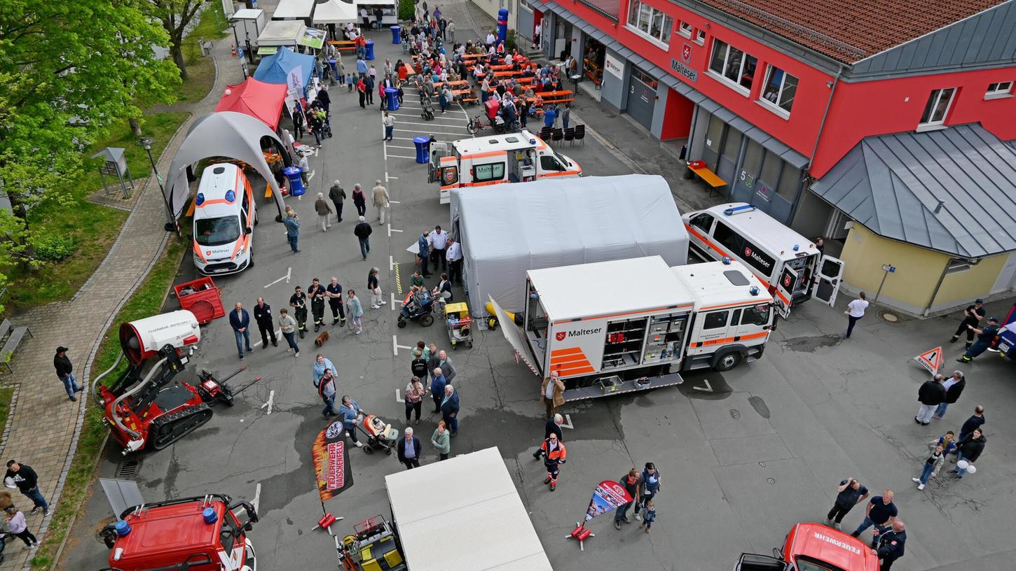 Jubiläumswochenende bei den Maltesern in Waischenfeld. Hier ein Blick aus der Vogelperspektive auf den Festplatz. Jubiläumswochenende bei den Maltesern in Waischenfeld. Hier ein Blick aus der Vogelperspektive auf den Festplatz.