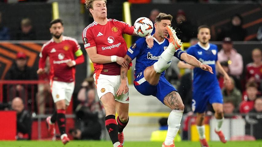 Stehen im Endspiel: Stürmer Rasmus Höjlund (l) und Manchester United. Stehen im Endspiel: Stürmer Rasmus Höjlund (l) und Manchester United.