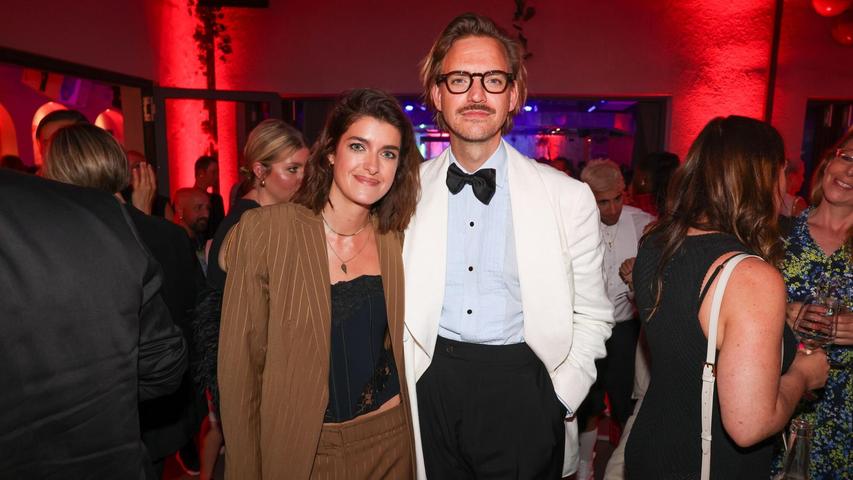 Galten als Traumpaar in der Podcast-Szene: Ehe-Aus bei Marie Nasemann und Sebastian Tigges Galten als Traumpaar in der Podcast-Szene: Ehe-Aus bei Marie Nasemann und Sebastian Tigges