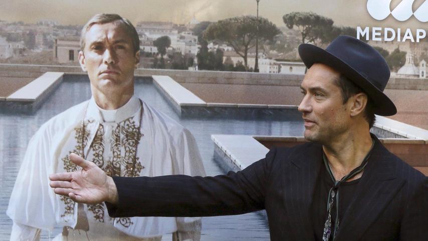 Papst aus den USA? In Serie mit Jude Law durchexerziert Papst aus den USA? In Serie mit Jude Law durchexerziert