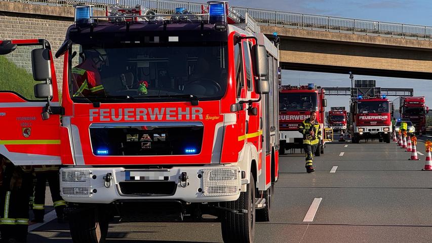 Schwerer Unfall mit fünf Fahrzeugen auf A6 in Franken: Zwei Schwerverletzte - darunter ein Kind Schwerer Unfall mit fünf Fahrzeugen auf A6 in Franken: Zwei Schwerverletzte - darunter ein Kind