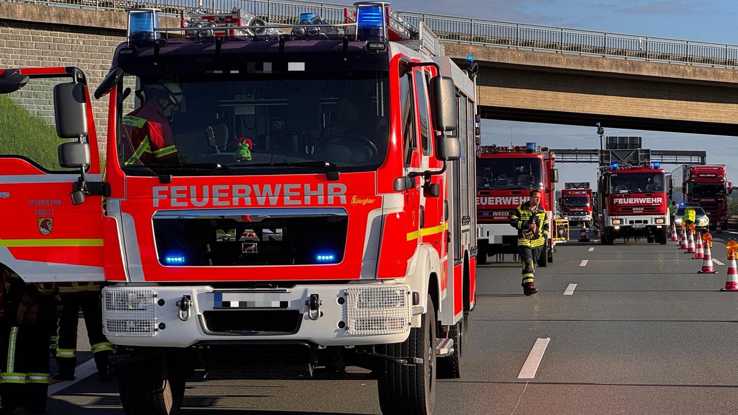 Auf der A6 bei Schwabach kam es am Donnerstag zu einem schweren Unfall mit insgesamt fünf Fahrzeugen. (Symbolbild) Auf der A6 bei Schwabach kam es am Donnerstag zu einem schweren Unfall mit insgesamt fünf Fahrzeugen. (Symbolbild)