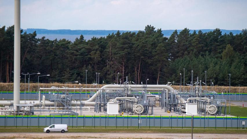Die Anlagen an Land sind ungenutzt, ein Strang der Pipeline ist nach einem Anschlag 2022 beschädigt. (Archivbild) Die Anlagen an Land sind ungenutzt, ein Strang der Pipeline ist nach einem Anschlag 2022 beschädigt. (Archivbild)