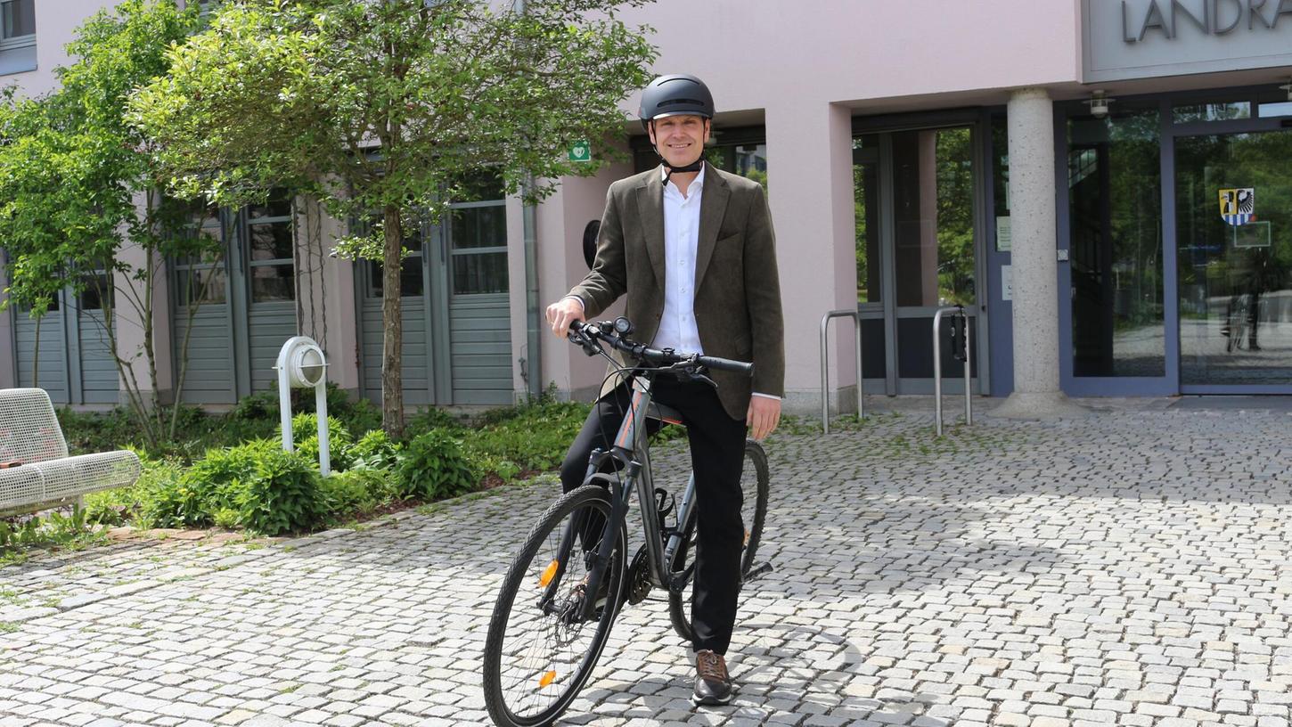 Landrat Christian von Dobschütz lädt am 28. Juni 2025 anlässlich der Stadtradeln-Eröffnung zur ersten Landrad(t)s-Tour ein. Landrat Christian von Dobschütz lädt am 28. Juni 2025 anlässlich der Stadtradeln-Eröffnung zur ersten Landrad(t)s-Tour ein.