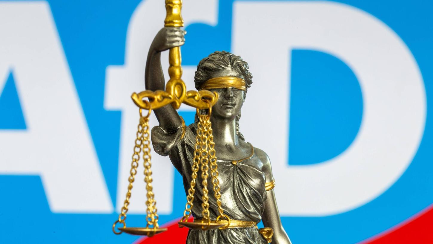 Auch die AfD hat Anspruch auf rechtsstaatlichen Schutz. Ihre Klage gegen den Verfassungsschutz könnte nach hinten losgehen, wenn die Richter die Partei als „gesichert rechtsextrem“ bestätigen. Auch die AfD hat Anspruch auf rechtsstaatlichen Schutz. Ihre Klage gegen den Verfassungsschutz könnte nach hinten losgehen, wenn die Richter die Partei als „gesichert rechtsextrem“ bestätigen.