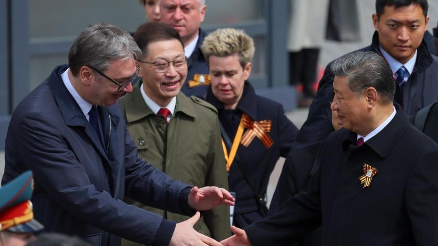 Unter den internationalen Gästen waren Chinas Partei- und Staatschef Xi Jinping, und auch der serbische Staatschef Aleksandar Vucic. Unter den internationalen Gästen waren Chinas Partei- und Staatschef Xi Jinping, und auch der serbische Staatschef Aleksandar Vucic.