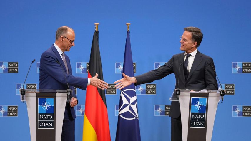 Zu zeitlichen Perspektiven bezüglich eines Nato-Beitritts der Ukraine äußerte Merz sich nicht. Zu zeitlichen Perspektiven bezüglich eines Nato-Beitritts der Ukraine äußerte Merz sich nicht.