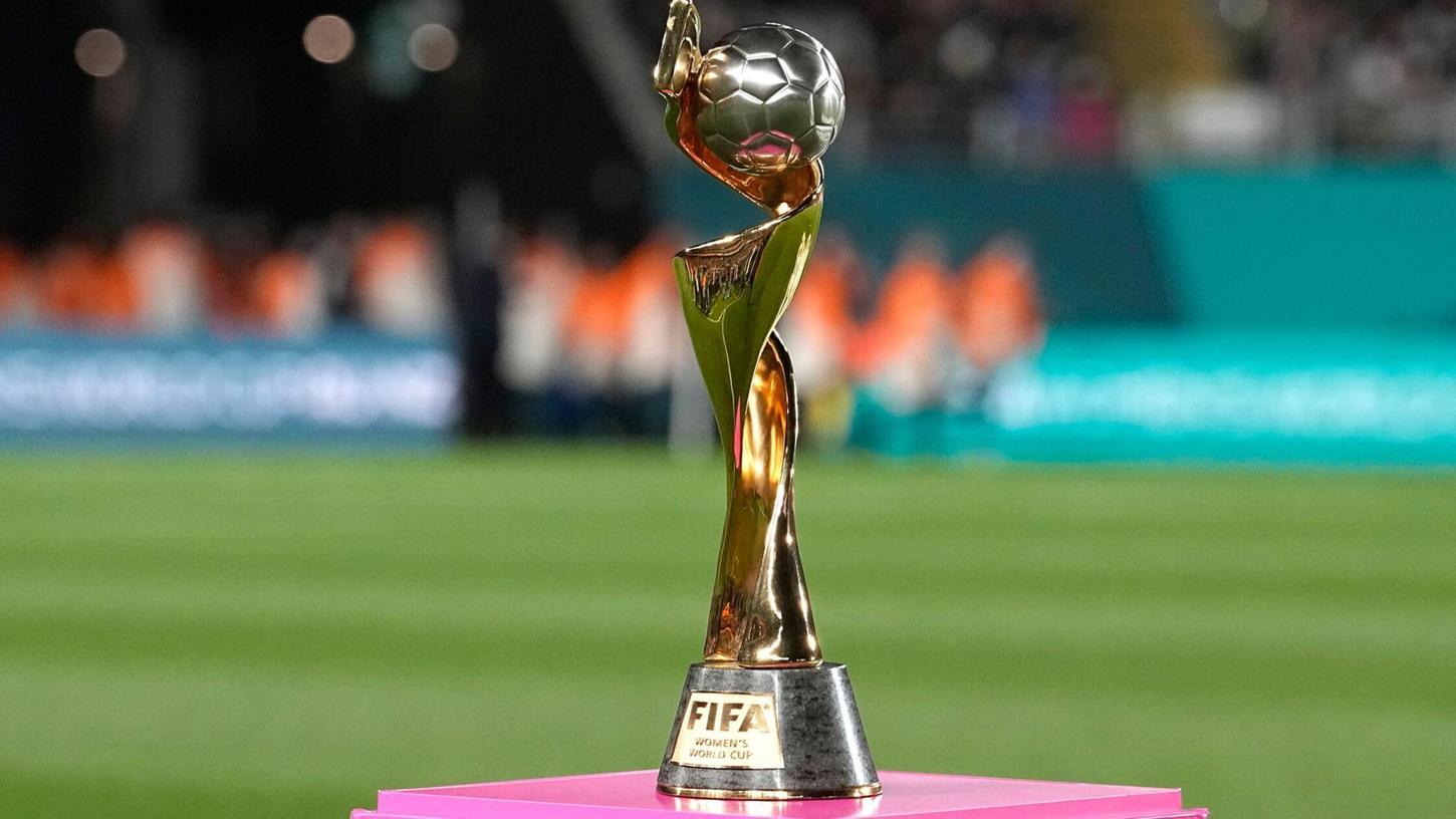 Künftig spielen mehr Teams um diese Trophäe. Künftig spielen mehr Teams um diese Trophäe.