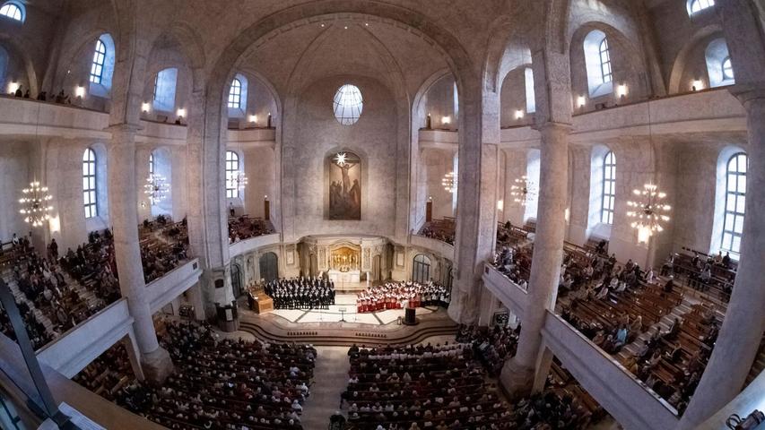 Die Dresdner Kreuzkirche wurde vor 80 Jahren zerstört und ist nun Schauplatz von Konzerten (Archivbild). Die Dresdner Kreuzkirche wurde vor 80 Jahren zerstört und ist nun Schauplatz von Konzerten (Archivbild).