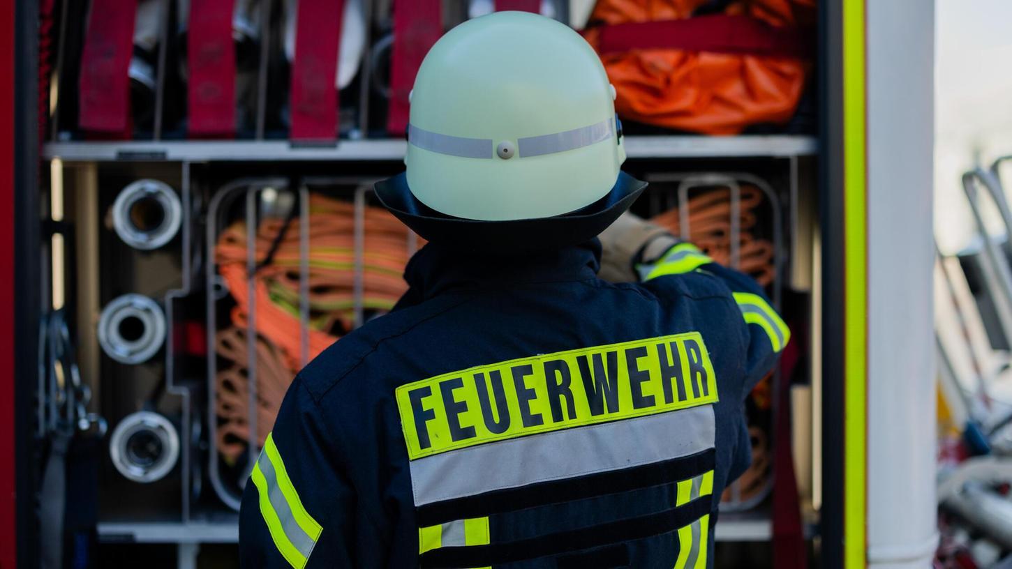 Die Feuerwehr konnte die Quelle des Feuers sofort ausfindig machen und die Flammen bekämpfen. (Symbolbild.) Die Feuerwehr konnte die Quelle des Feuers sofort ausfindig machen und die Flammen bekämpfen. (Symbolbild.)