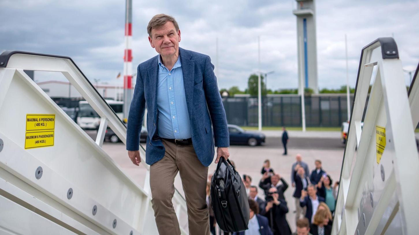 Für den neuen Außenminister Wadephul ist die Antrittsreise nach Israel eine erste diplomatische Bewährungsprobe. Wie deutlich wird er sich zur Lage in Gaza äußern? Für den neuen Außenminister Wadephul ist die Antrittsreise nach Israel eine erste diplomatische Bewährungsprobe. Wie deutlich wird er sich zur Lage in Gaza äußern?