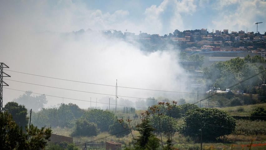 Wegen einer giftigen Chlorwolke sind die Bewohner fünf spanischer Gemeinden südwestlich von Barcelona am frühen Morgen durch einen Alarm des Zivilschutzes auf ihren Handys aus dem Schlaf gerissen worden. Wegen einer giftigen Chlorwolke sind die Bewohner fünf spanischer Gemeinden südwestlich von Barcelona am frühen Morgen durch einen Alarm des Zivilschutzes auf ihren Handys aus dem Schlaf gerissen worden.