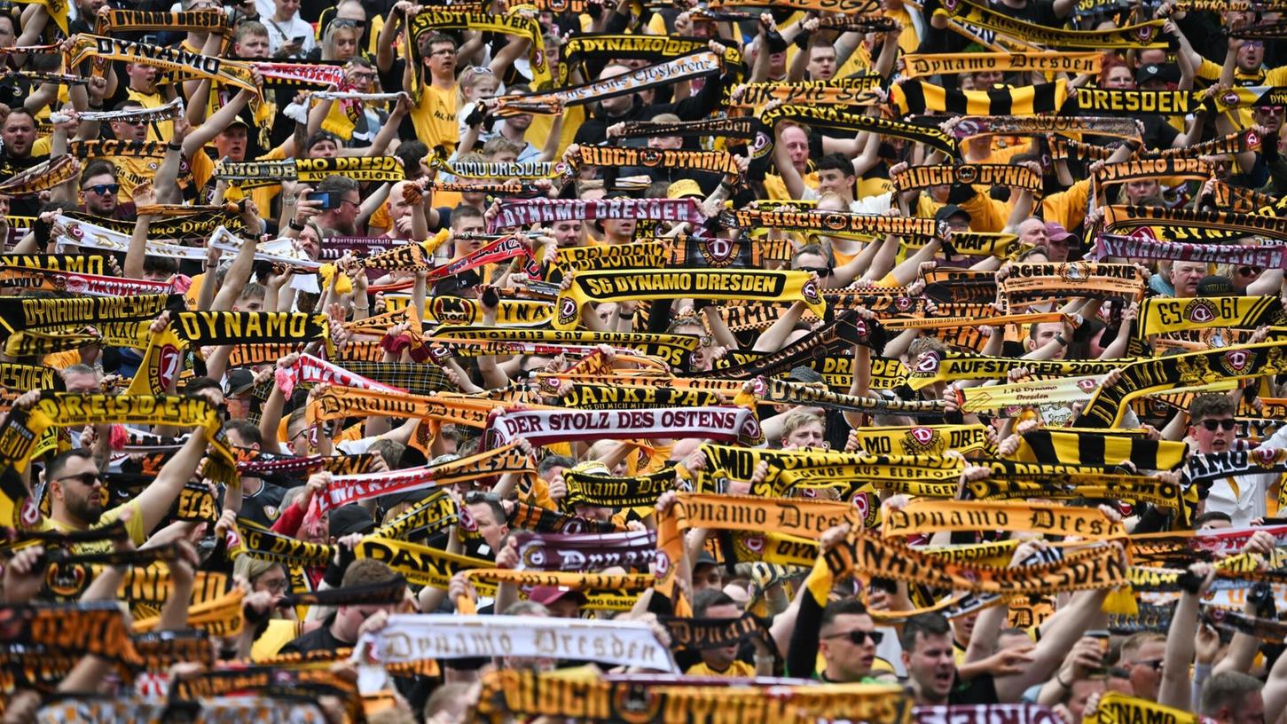Dynamo Dresden kehrt in die 2. Liga zurück. Dynamo Dresden kehrt in die 2. Liga zurück.