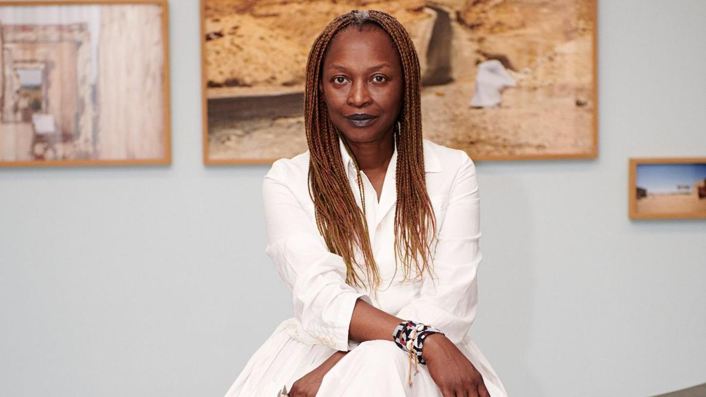 Die aus Kamerun stammende Künstlerin Koyo Kouoh sollte 2026 die 61. Ausgabe der Kunstbiennale in Venedig kuratieren. Die aus Kamerun stammende Künstlerin Koyo Kouoh sollte 2026 die 61. Ausgabe der Kunstbiennale in Venedig kuratieren.