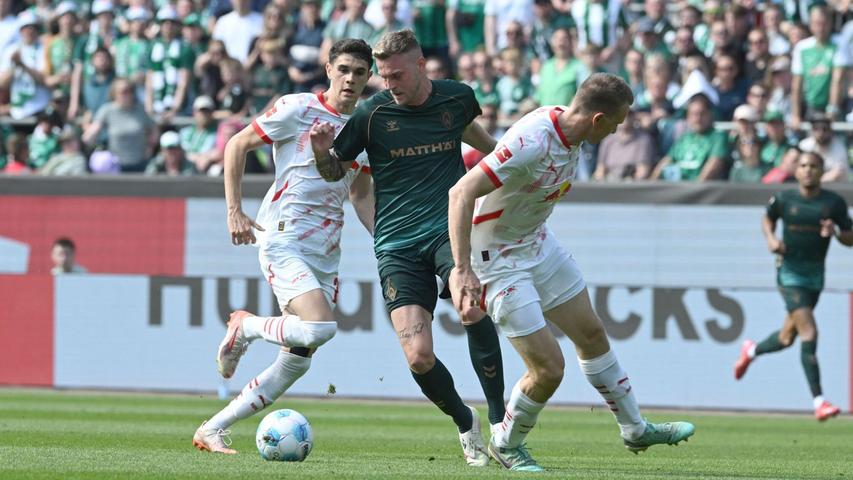 Marvin Ducksch (Mitte) und Werder Bremen wurden für eine starke Leistung nicht belohnt. Marvin Ducksch (Mitte) und Werder Bremen wurden für eine starke Leistung nicht belohnt.