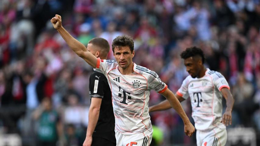Thomas Müller jubelt in seinem letzten Bayern-Heimspiel über das Führungstor. Thomas Müller jubelt in seinem letzten Bayern-Heimspiel über das Führungstor.