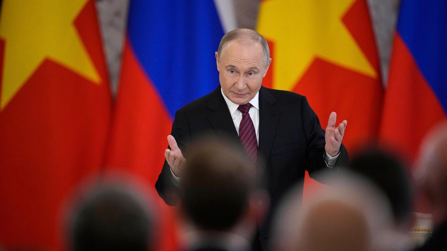 Putin hatte Mitte der Woche eine dreitägige Waffenruhe angekündigt. Putin hatte Mitte der Woche eine dreitägige Waffenruhe angekündigt.