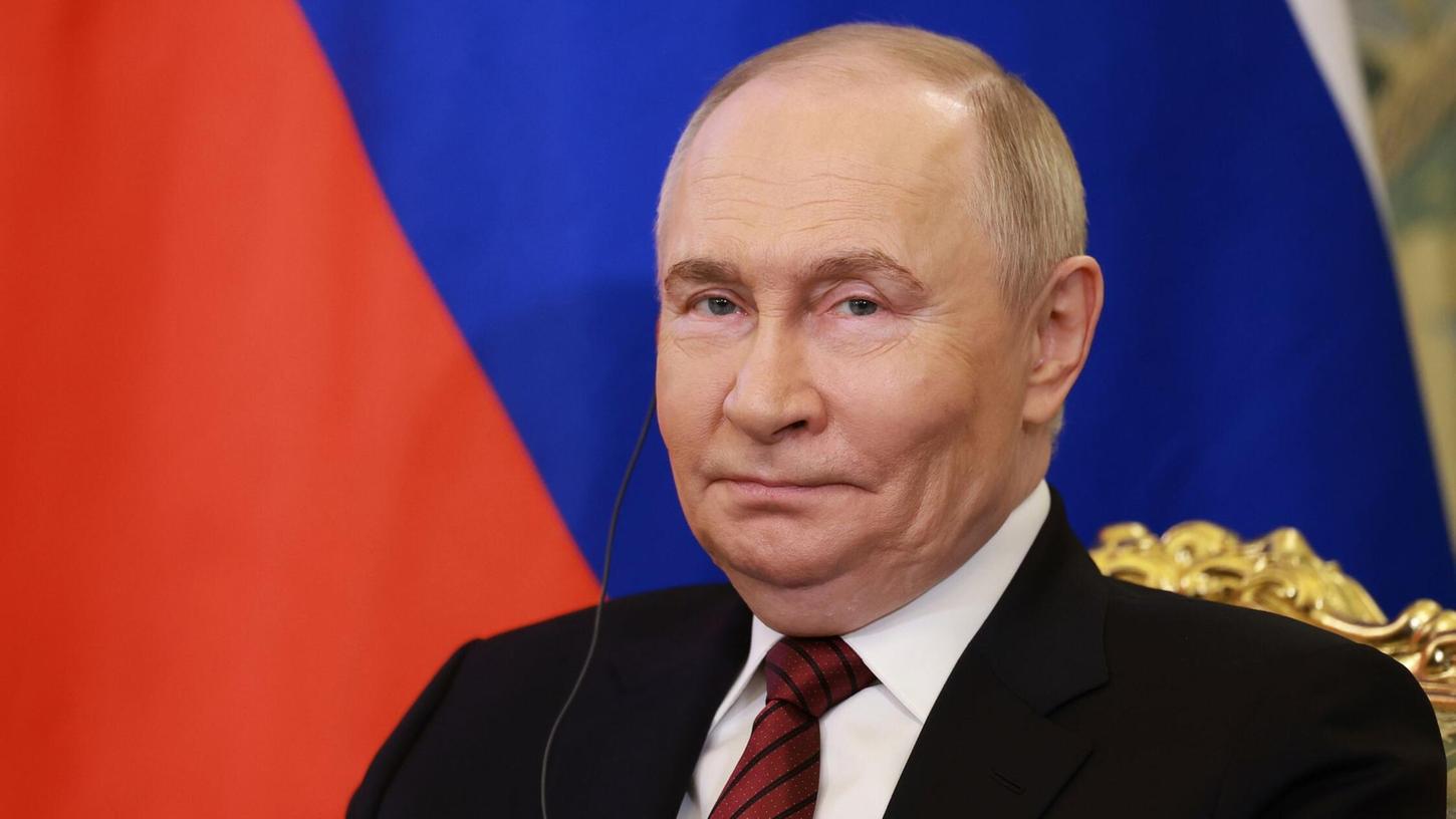 Putin äußerte sich ausweichend sich zu der Forderung nach einer Waffenruhe aus Kiew. (Archivbild) Putin äußerte sich ausweichend sich zu der Forderung nach einer Waffenruhe aus Kiew. (Archivbild)