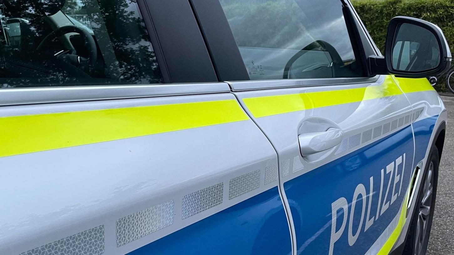 Gleich zweimal musste die Laufer Polizei am Freitagabend ausrücken: In beiden Fällen waren es Jugendliche, die gewalttätig wurden. Ein Zusammenhang besteht laut den Beamten nicht. Gleich zweimal musste die Laufer Polizei am Freitagabend ausrücken: In beiden Fällen waren es Jugendliche, die gewalttätig wurden. Ein Zusammenhang besteht laut den Beamten nicht.