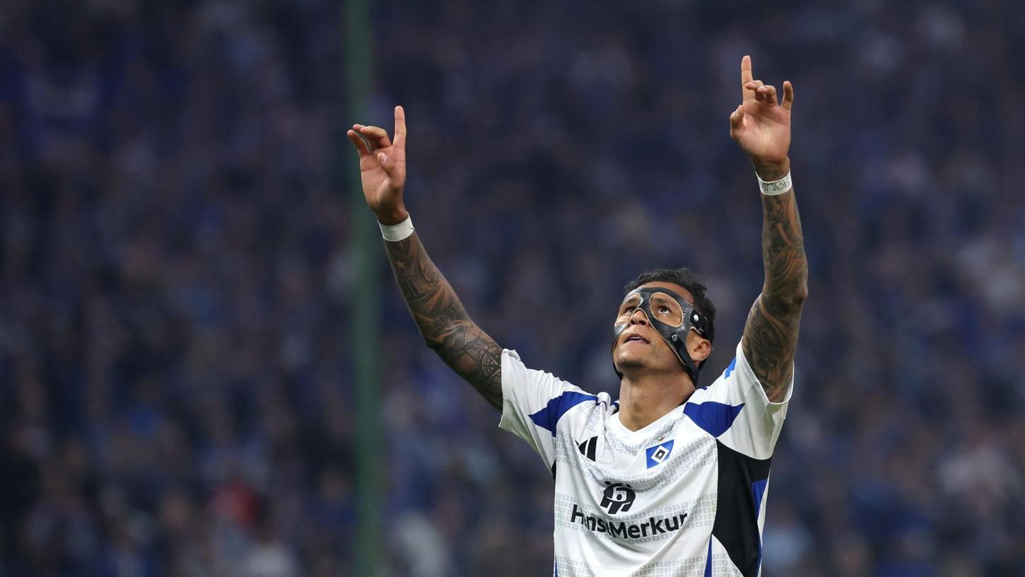 Stürmer Davie Selke ist mit dem HSV in die Bundesliga aufgestiegen. Stürmer Davie Selke ist mit dem HSV in die Bundesliga aufgestiegen.