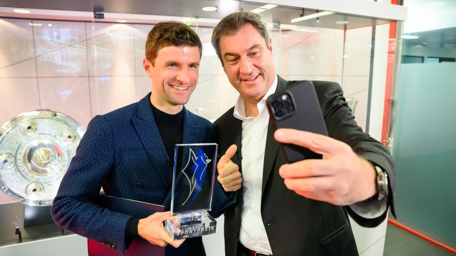 Bayerns Ministerpräsident Markus Söder sieht Thomas Müller als idealen Bayern-Präsidenten. Bayerns Ministerpräsident Markus Söder sieht Thomas Müller als idealen Bayern-Präsidenten.