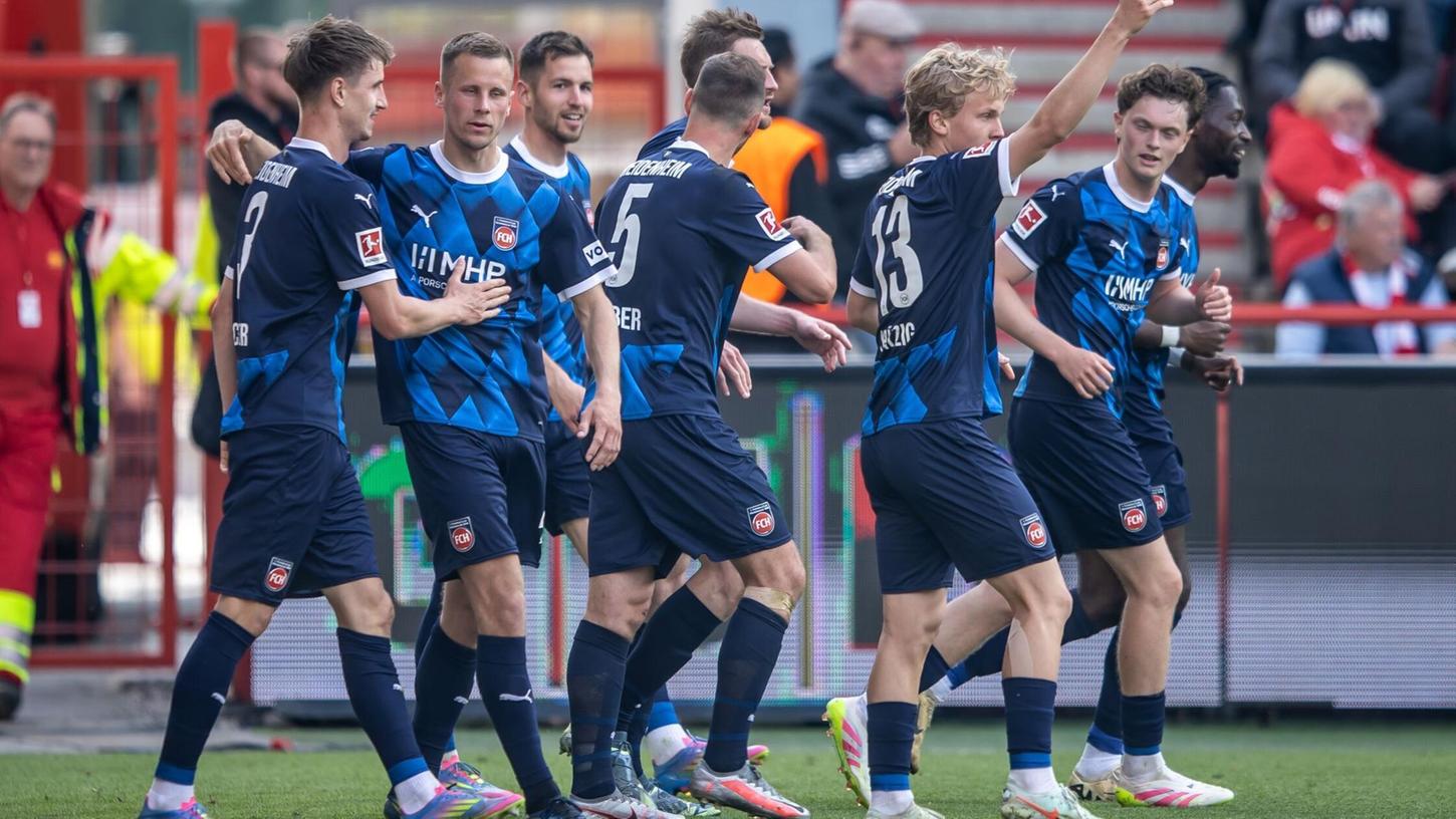 Rund um das Bundesligaspiel kam es zu einem Polizeieinsatz. Rund um das Bundesligaspiel kam es zu einem Polizeieinsatz.