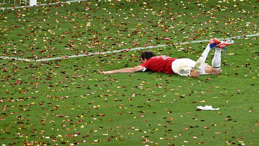 Der FC Bayern hat Thomas Müller ausgiebig gefeiert. Der FC Bayern hat Thomas Müller ausgiebig gefeiert.