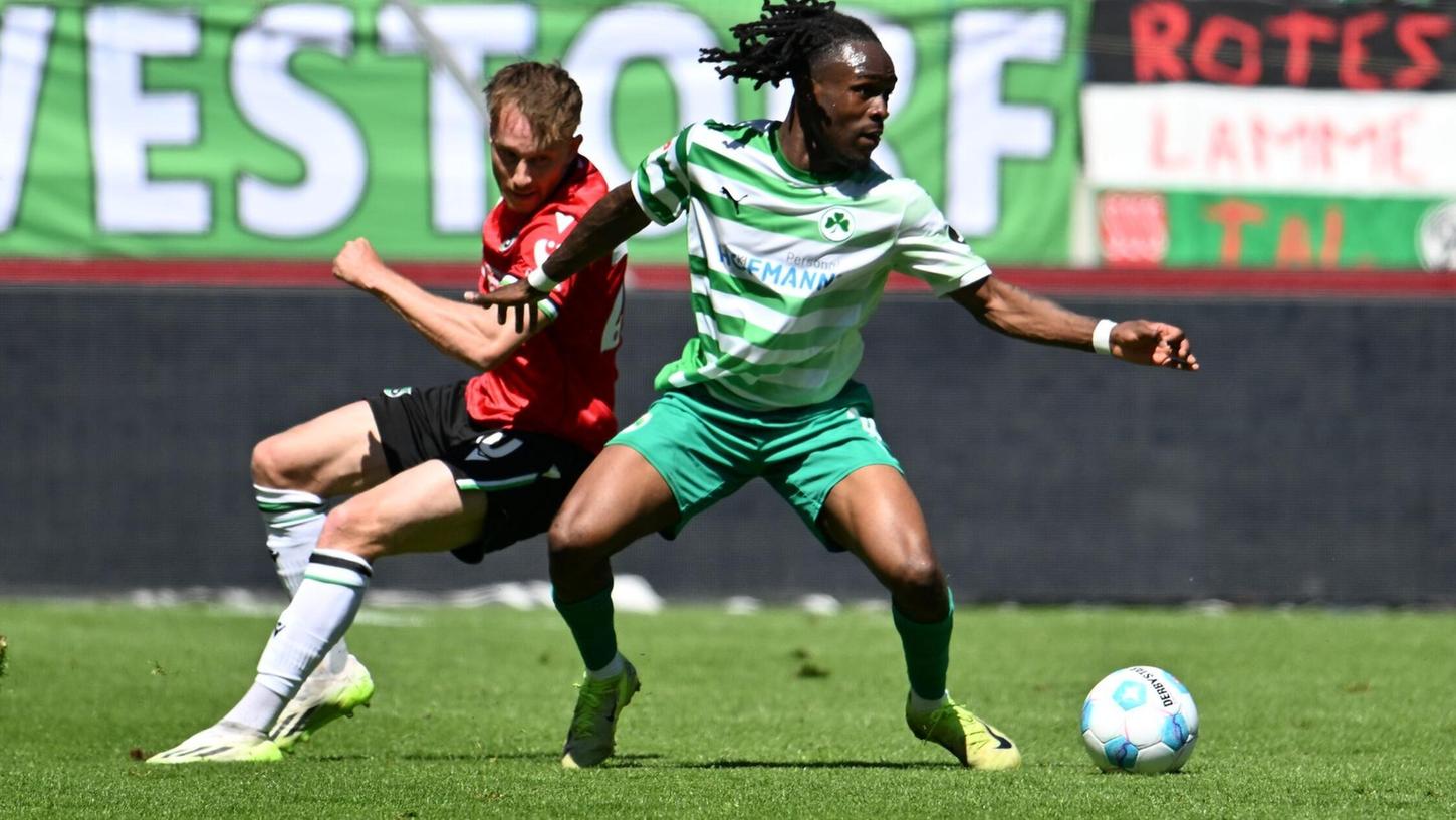 Fürther Torschütze: Noel Futkeu (r). Fürther Torschütze: Noel Futkeu (r).