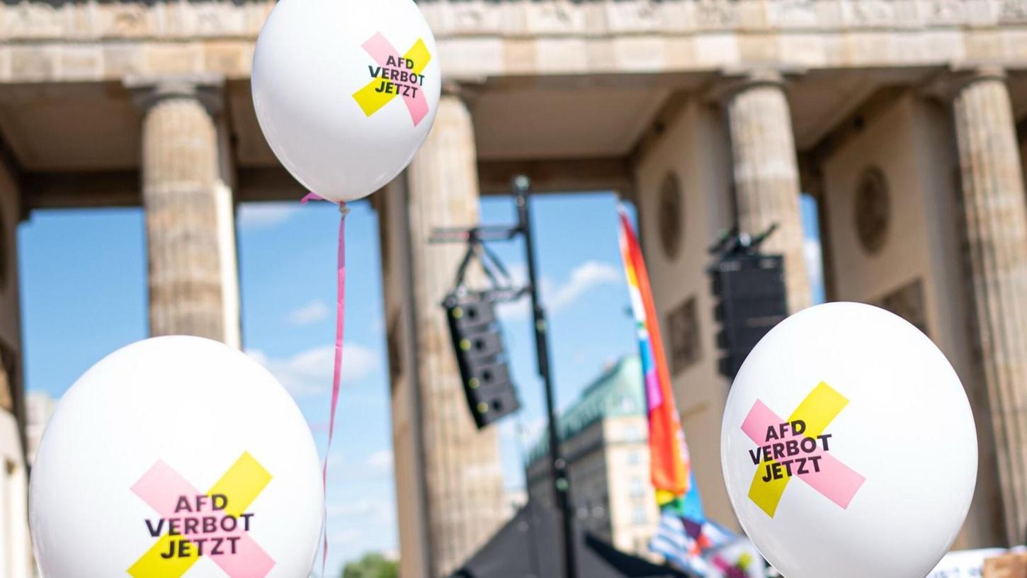 Die zentrale Kundgebung fand in Berlin statt. Die zentrale Kundgebung fand in Berlin statt.