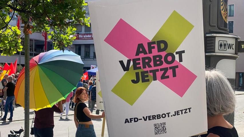 Bundesweite Proteste: 500 Menschen demonstrieren in Nürnberg für AfD-Verbot Bundesweite Proteste: 500 Menschen demonstrieren in Nürnberg für AfD-Verbot
