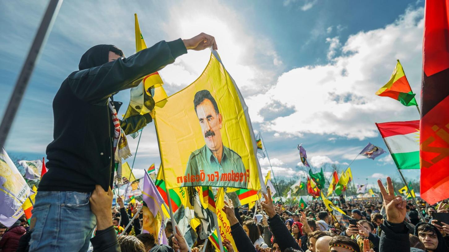 Auflösung der verbotenen kurdischen Arbeiterpartei PKK (Archivbild) Auflösung der verbotenen kurdischen Arbeiterpartei PKK (Archivbild)