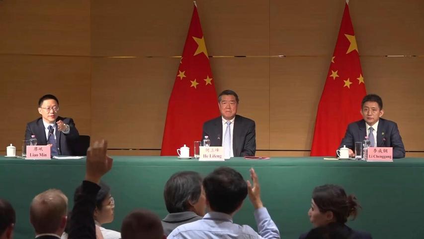 Chinas Delegation zeigte sich bereit, weiter mit den USA zu verhandeln. Chinas Delegation zeigte sich bereit, weiter mit den USA zu verhandeln.