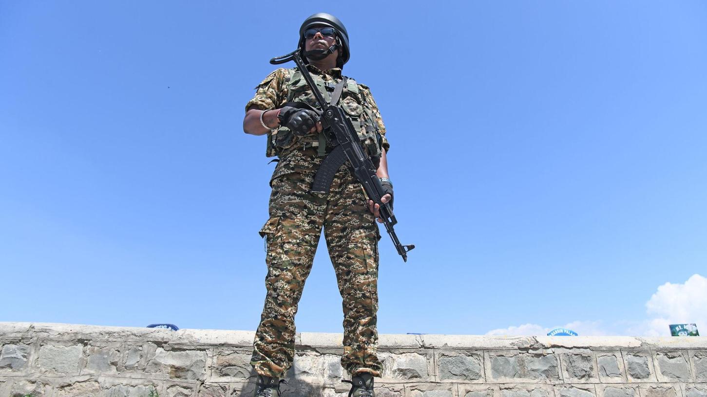 Zwischen Indien und Pakistan gilt seit Samstag eine Waffenruhe - die wohl durch US-Druck im Bereich der Handelspolitik entstanden ist. Zwischen Indien und Pakistan gilt seit Samstag eine Waffenruhe - die wohl durch US-Druck im Bereich der Handelspolitik entstanden ist.