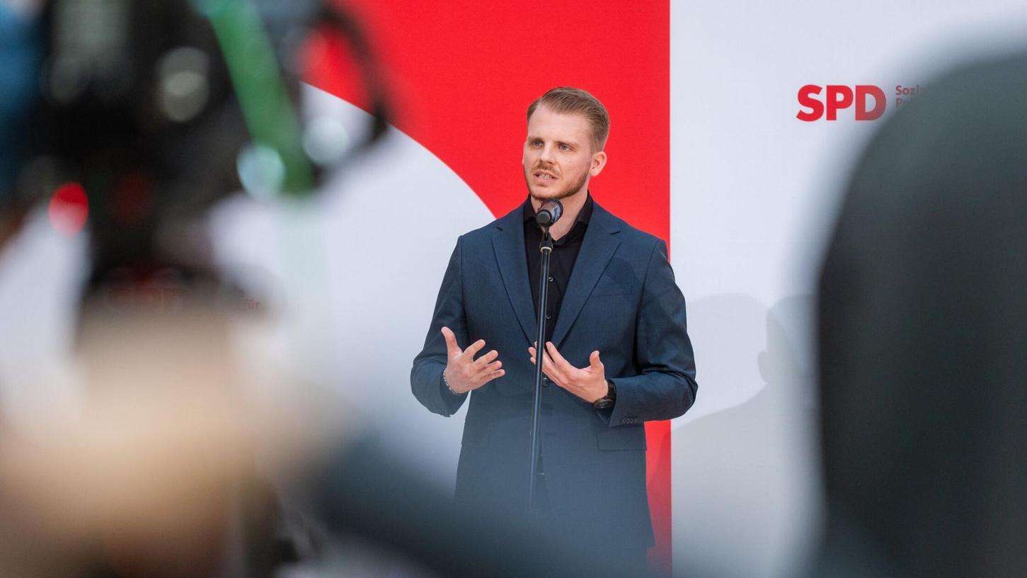 Klüssendorf soll ab sofort mit seiner Arbeit beginnen. Klüssendorf soll ab sofort mit seiner Arbeit beginnen.