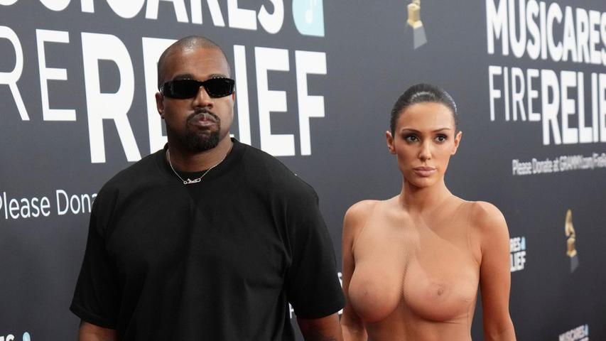 Bianca Censori bei der diesjährigen Grammy-Verleihung. Bianca Censori bei der diesjährigen Grammy-Verleihung.