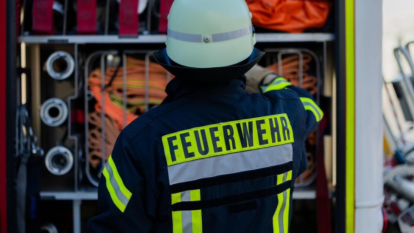 Das Haus wurde von den Einsatzkräften evakuiert. (Symbolbild) Das Haus wurde von den Einsatzkräften evakuiert. (Symbolbild)