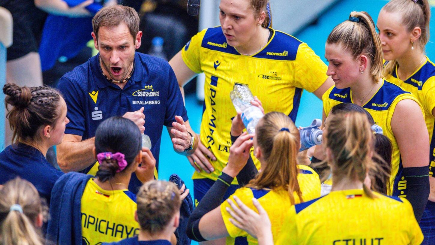 Vom Meisterkader der Schweriner Volleyballerinnen wird in der nächsten Saison nicht mehr viel übrig sein. Vom Meisterkader der Schweriner Volleyballerinnen wird in der nächsten Saison nicht mehr viel übrig sein.