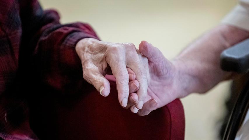 Betreuung und Demenz: Wer darf Entscheidungen treffen? Eine Richterin klärt Angehörige auf Betreuung und Demenz: Wer darf Entscheidungen treffen? Eine Richterin klärt Angehörige auf