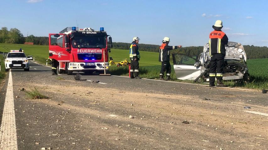Schwer verletzt wurde eine 68 Jahre alte Frau bei einem Unfall auf der B 2 zwischen Betzenstein und Pegnitz. Schwer verletzt wurde eine 68 Jahre alte Frau bei einem Unfall auf der B 2 zwischen Betzenstein und Pegnitz.