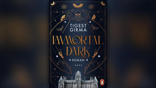 "Immortal Dark" von Tigest Girma Die Uxley Universität ist eine Eliteuni, an der Menschen und Vampire gemeinsam leben. Intrigen und Machtkämpfe sind allgegenwärtig, denn altehrwürdige Häuser kämpfen ständig um die Vorherrschaft. Genau deshalb wollte Kidan nie dorthin. Doch dann wird ihre Schwester entführt, und Kidan muss ausgerechnet an die Uxley Universität, um sie zu retten. Kann Kidan in dieser gefährlichen Welt bestehen und ihre Schwester wieder nach Hause bringen? Erscheinungstermin: 23. Juli 2025 576 Seiten Penguin 16 Euro